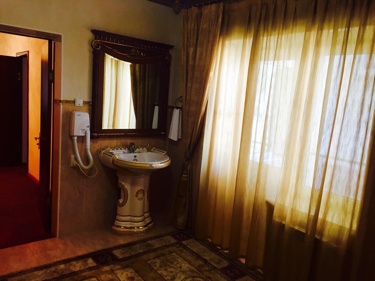 Hotel Ark Ms Тараз Екстер'єр фото
