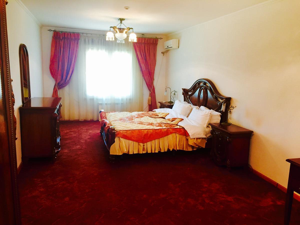 Hotel Ark Ms Тараз Екстер'єр фото